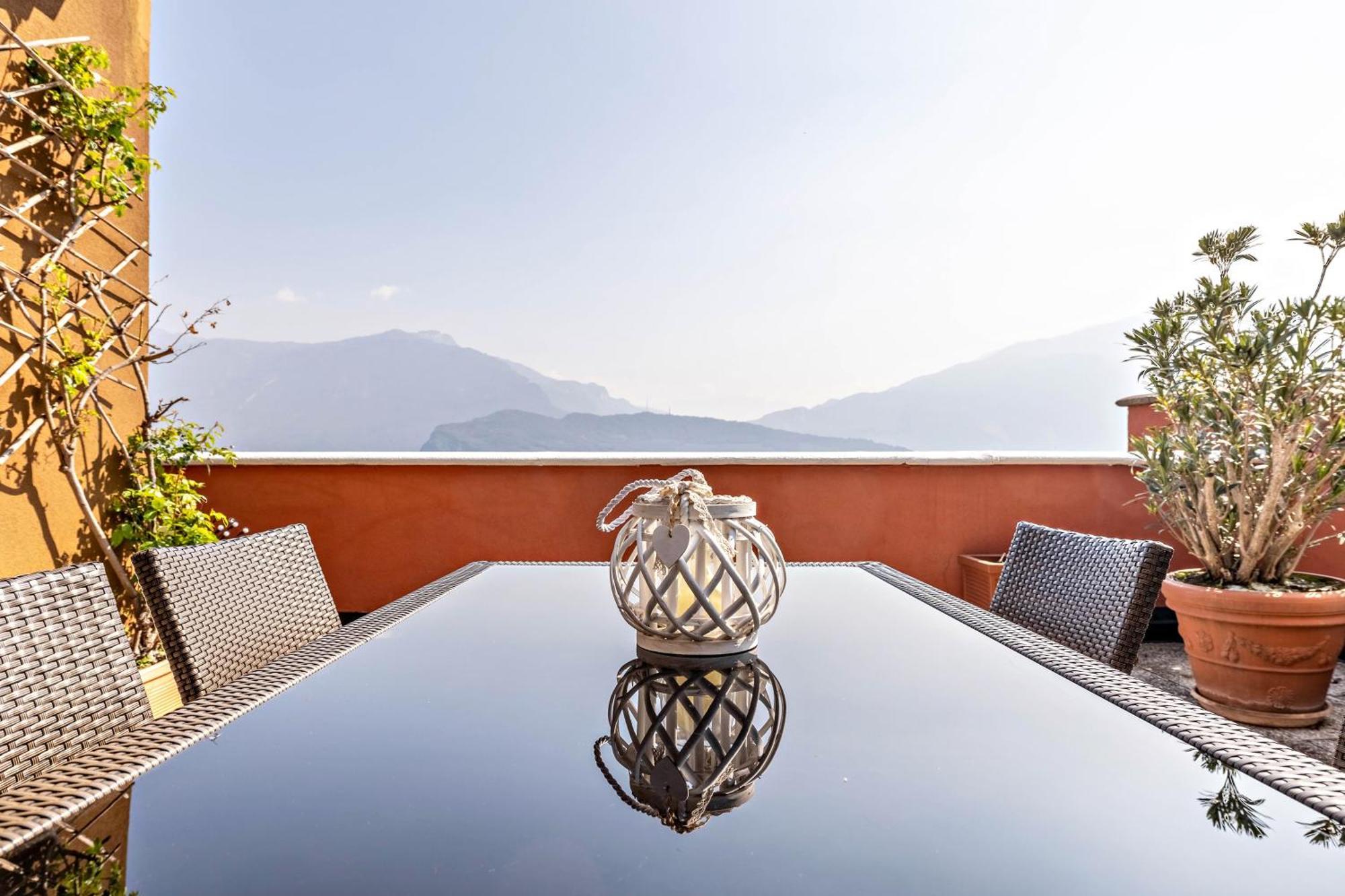 Casa Sara With Swimming Pool Apartment Рива дел Гарда Екстериор снимка
